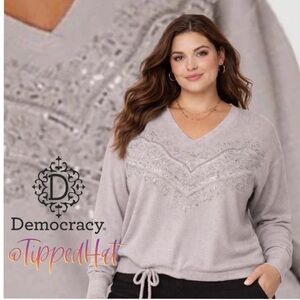 NWT $79 Democracy Embellished V-Neck Sweatshirt – Plus Size 1X / 2X Grey/Silver